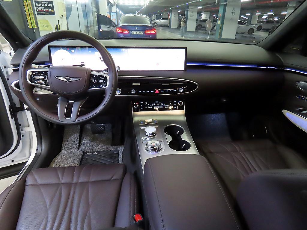 Genesis GV70 - Vista 10