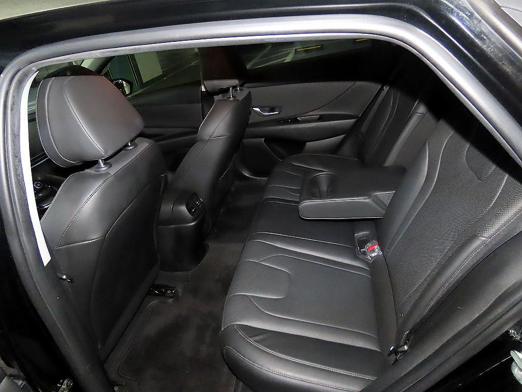 HYUNDAI Avante - Vista 7
