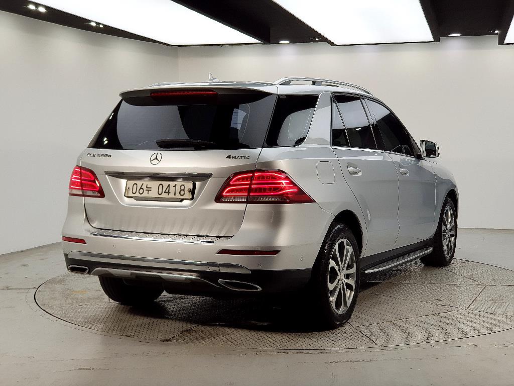 Mercedes Benz GLE Class - Vista 4