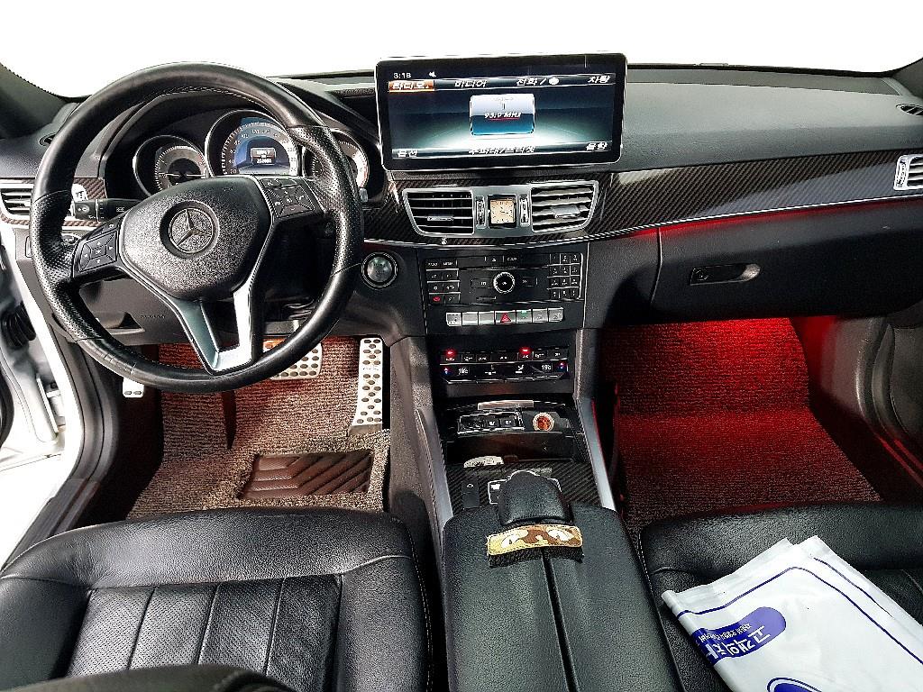 Mercedes Benz E class - Vista 5