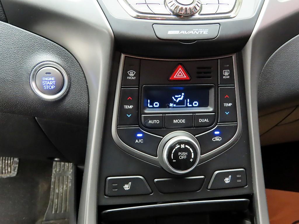 HYUNDAI Avante - Vista 10