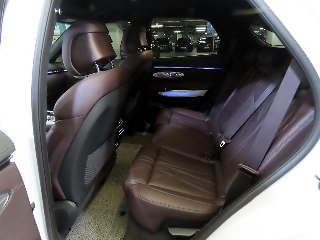 Genesis GV70 - Vista 7