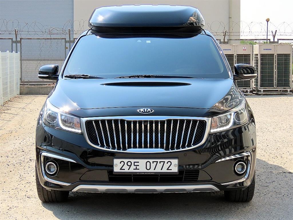 KIA Carnival 2017 Negro - Importación desde Corea - HF Imports Iquique - Foto 1