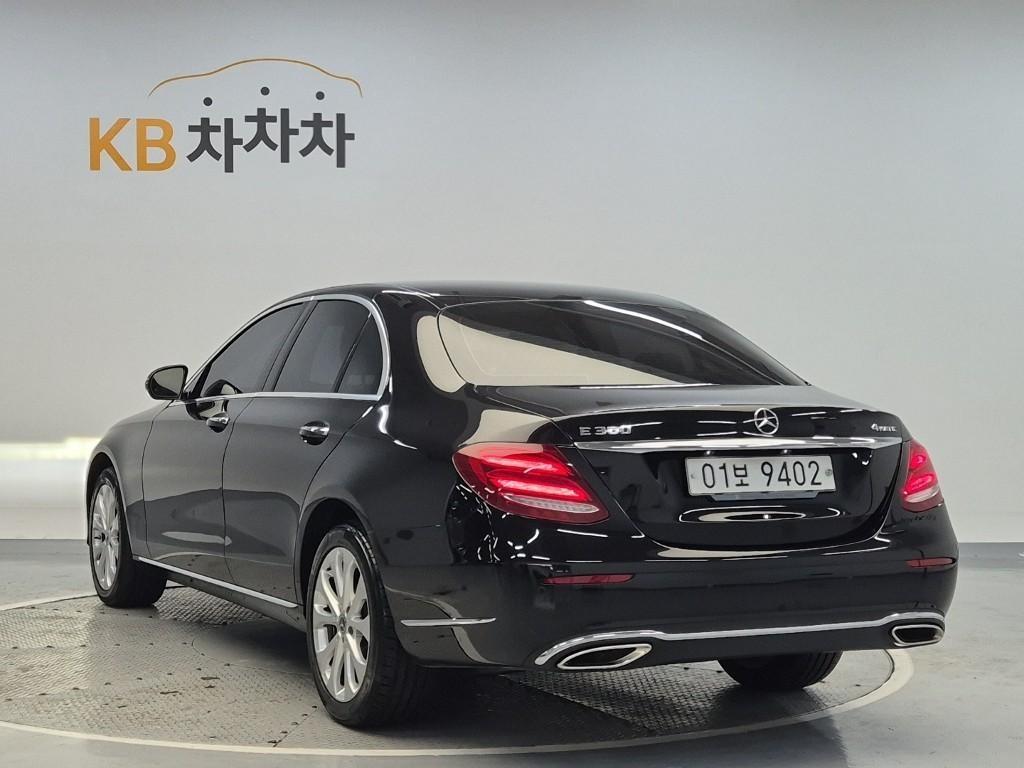 Mercedes Benz E class - Vista 2