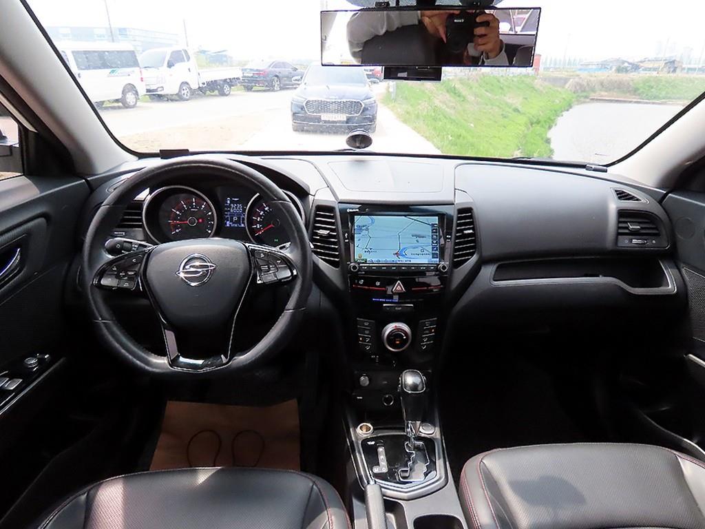 Ssangyong Tivoli - Vista 9