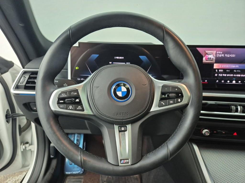 BMW i4 - Vista 9