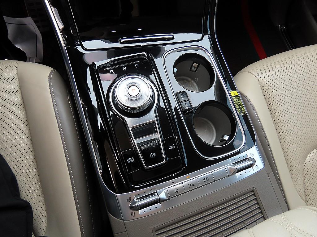KIA Carnival - Vista 11