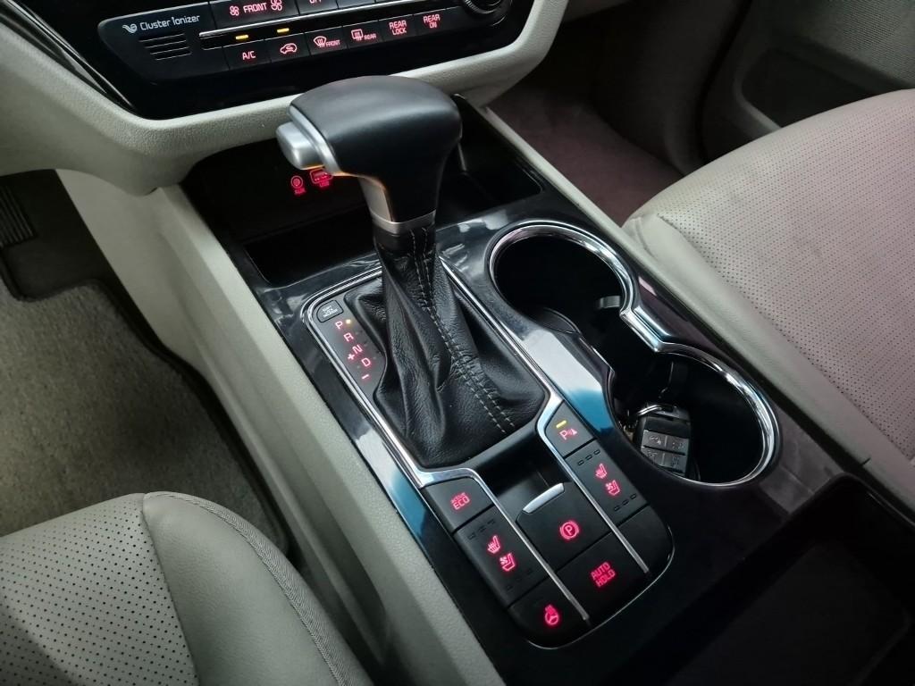 KIA Carnival - Vista 8