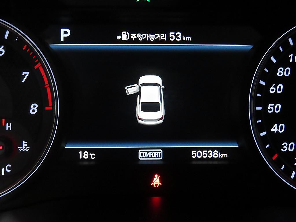 Genesis G70 - Vista 9