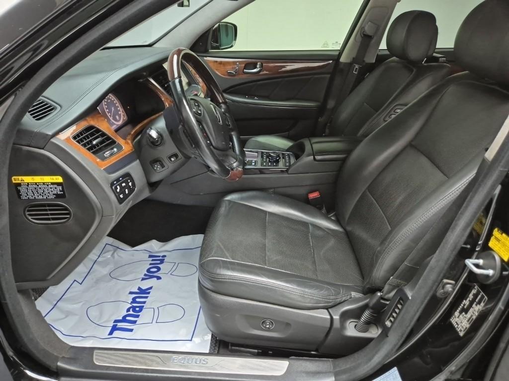 HYUNDAI Equus - Vista 11