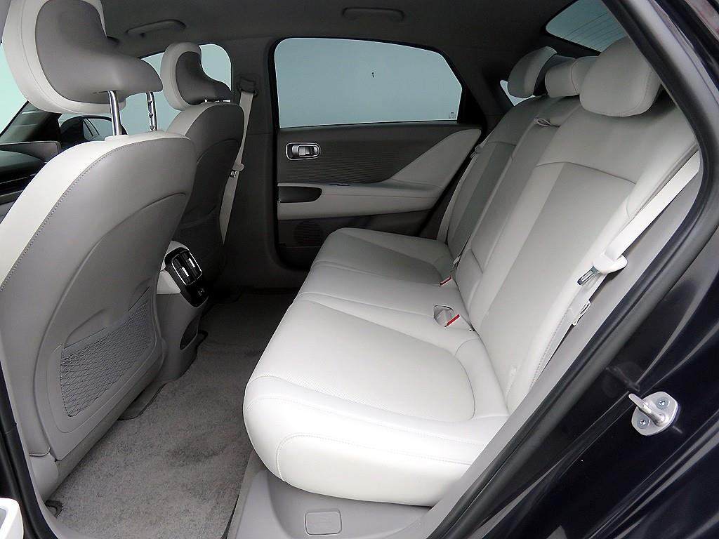 HYUNDAI Ioniq 6 - Vista 7
