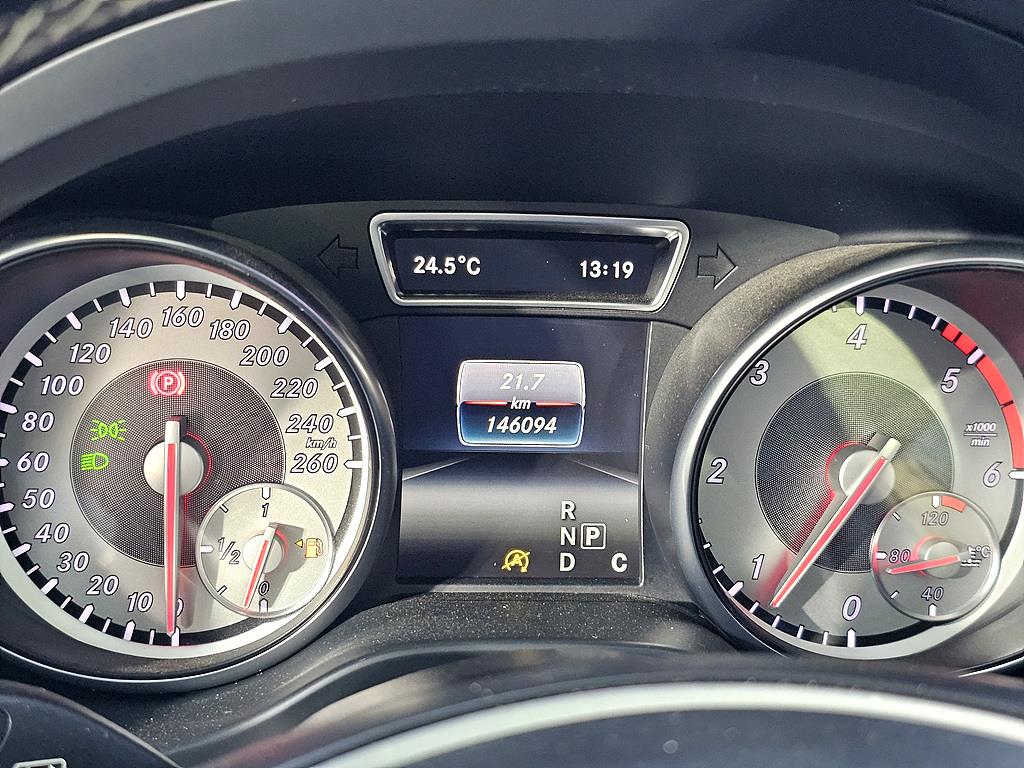 Mercedes Benz GLA Class - Vista 7