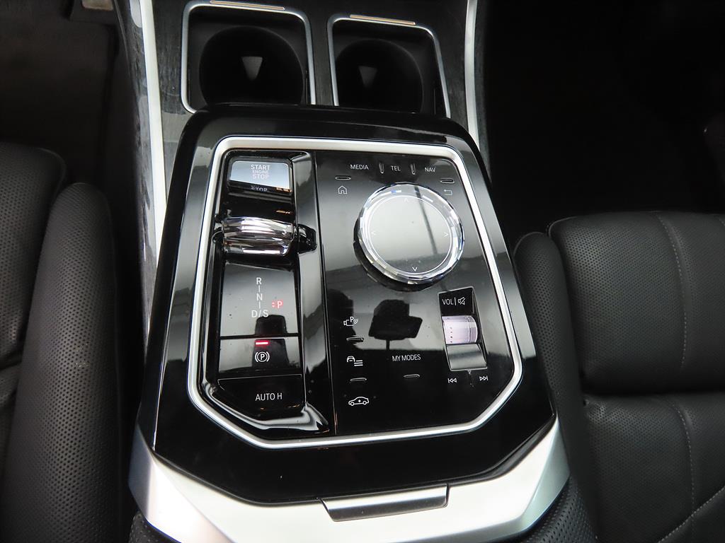BMW 7 Series - Vista 11