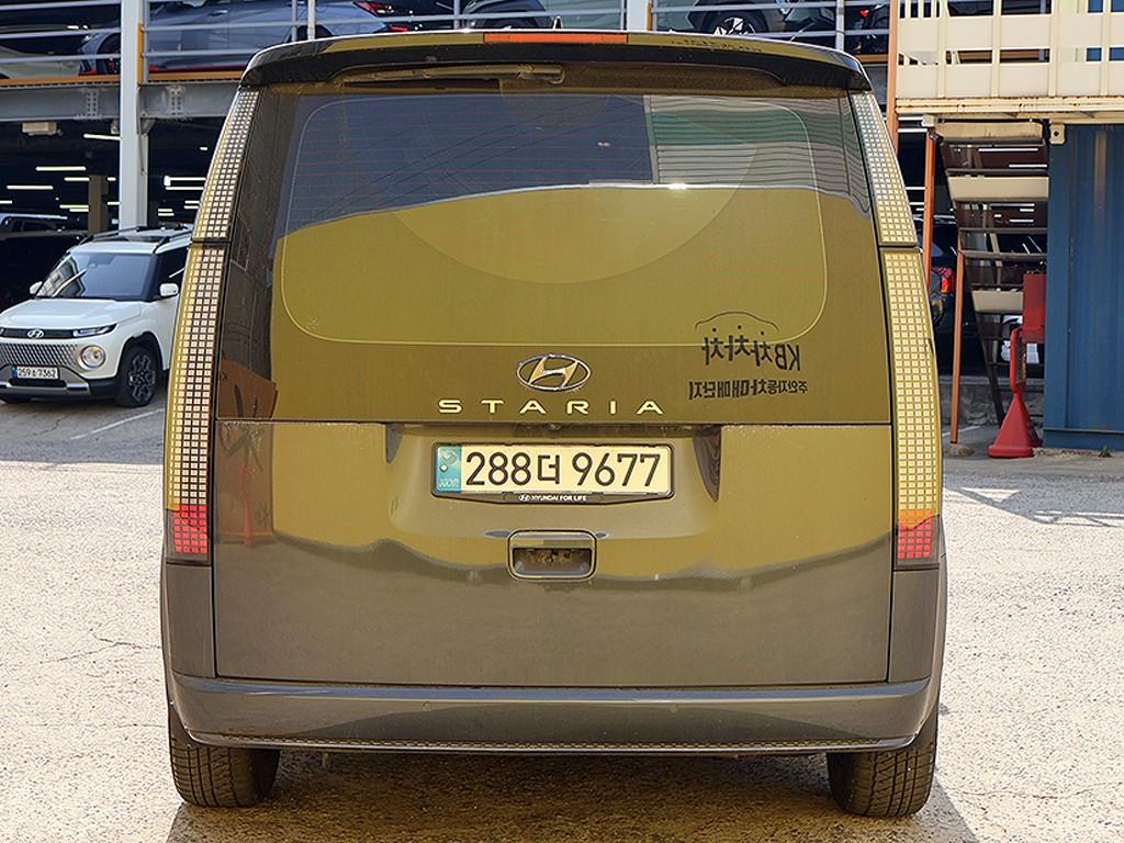 HYUNDAI Staria - Vista 5