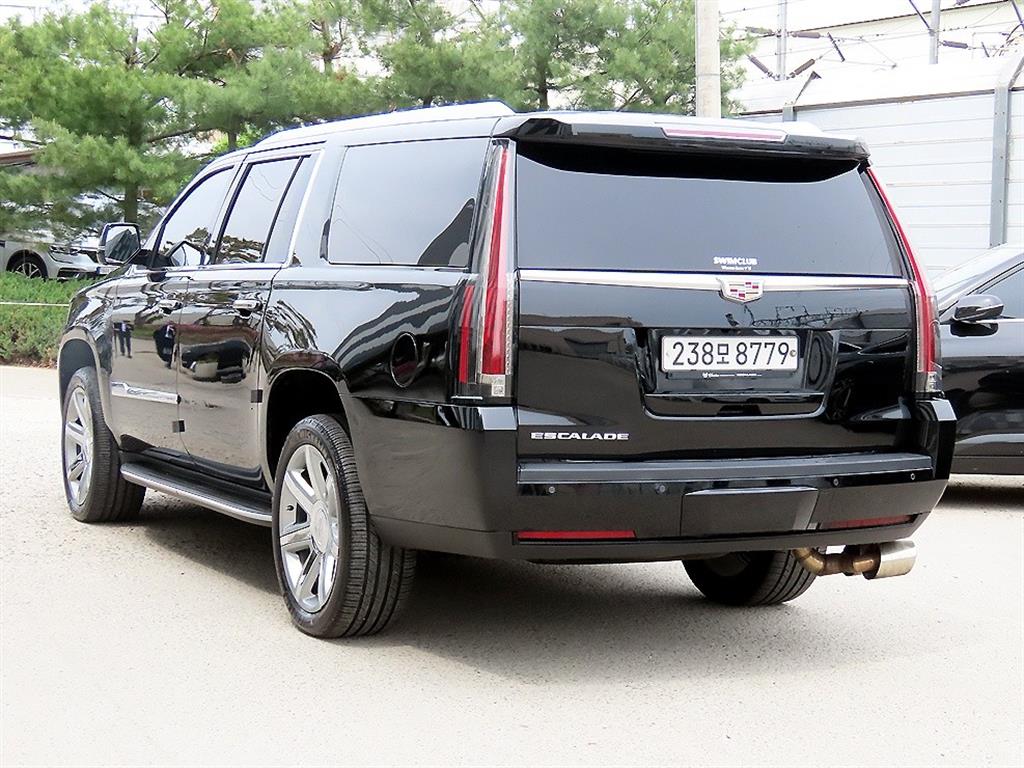 Cadillac Escalade - Vista 3