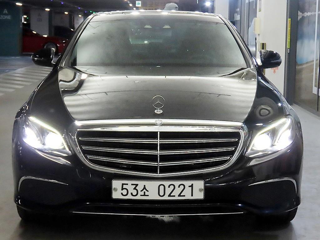 Mercedes Benz E class - Vista 2