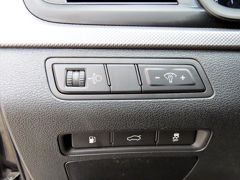 HYUNDAI Sonata - Vista 12