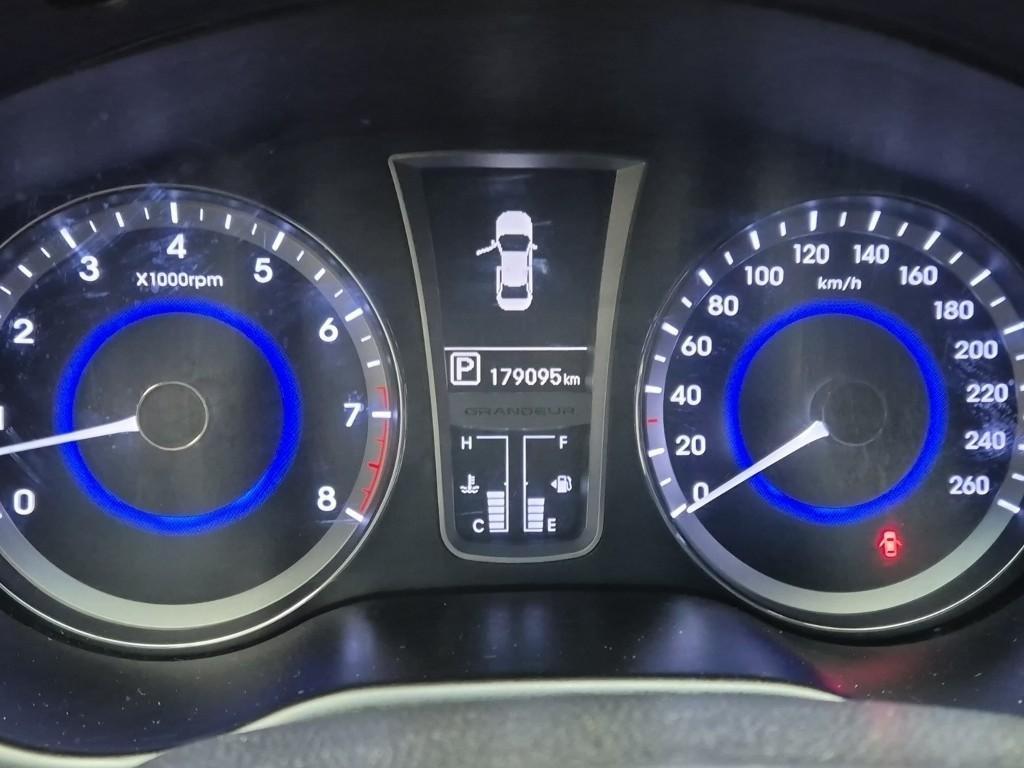 HYUNDAI Grandeur - Vista 6
