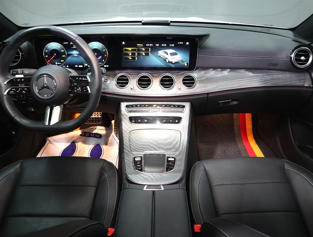 Mercedes Benz E class - Vista 5