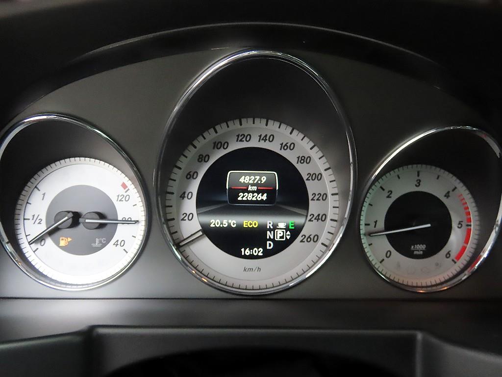 Mercedes Benz GLK Class - Vista 9