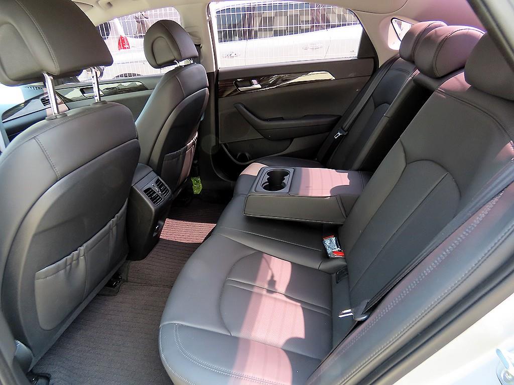 HYUNDAI Sonata - Vista 6