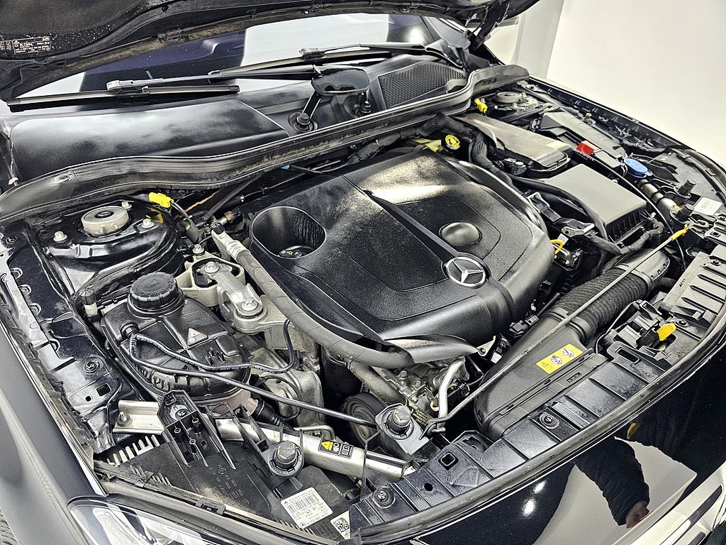 Mercedes Benz GLA Class - Vista 6