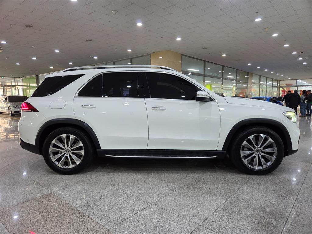 Mercedes Benz GLE Class - Vista 5