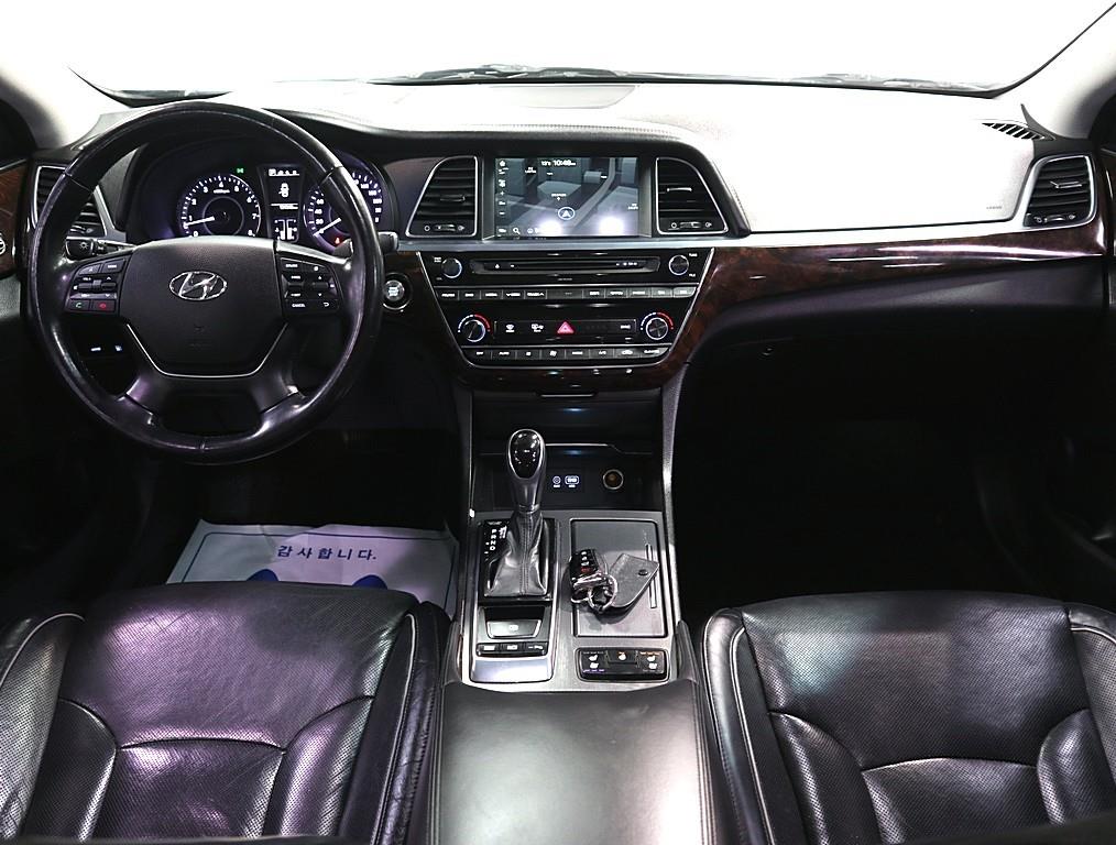 HYUNDAI Aslan - Vista 5