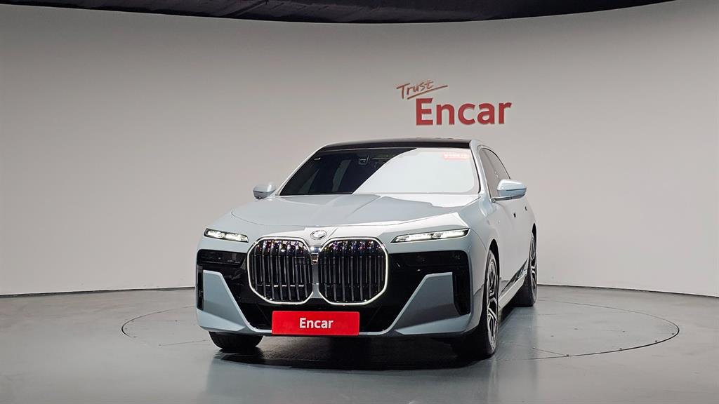 BMW 7 Series - Vista 3