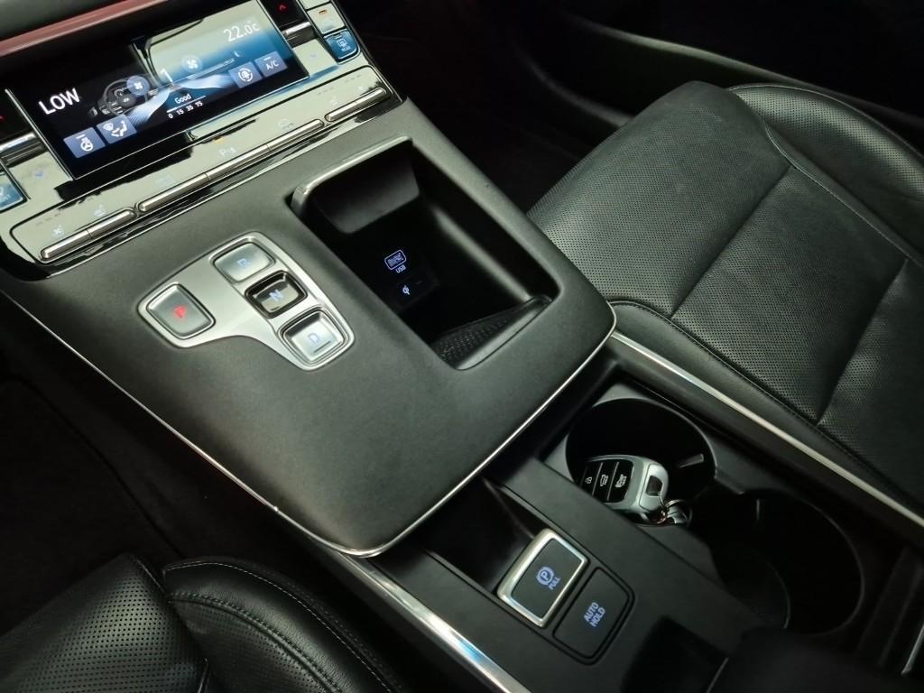HYUNDAI Grandeur - Vista 8