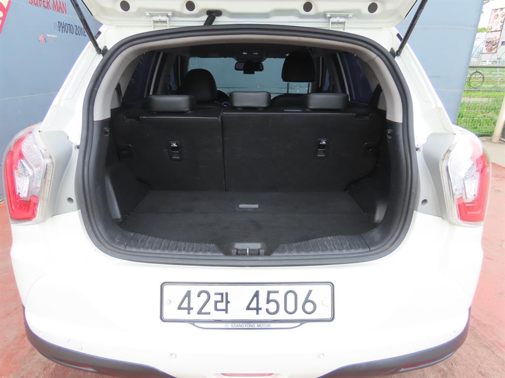 Ssangyong Tivoli - Vista 9