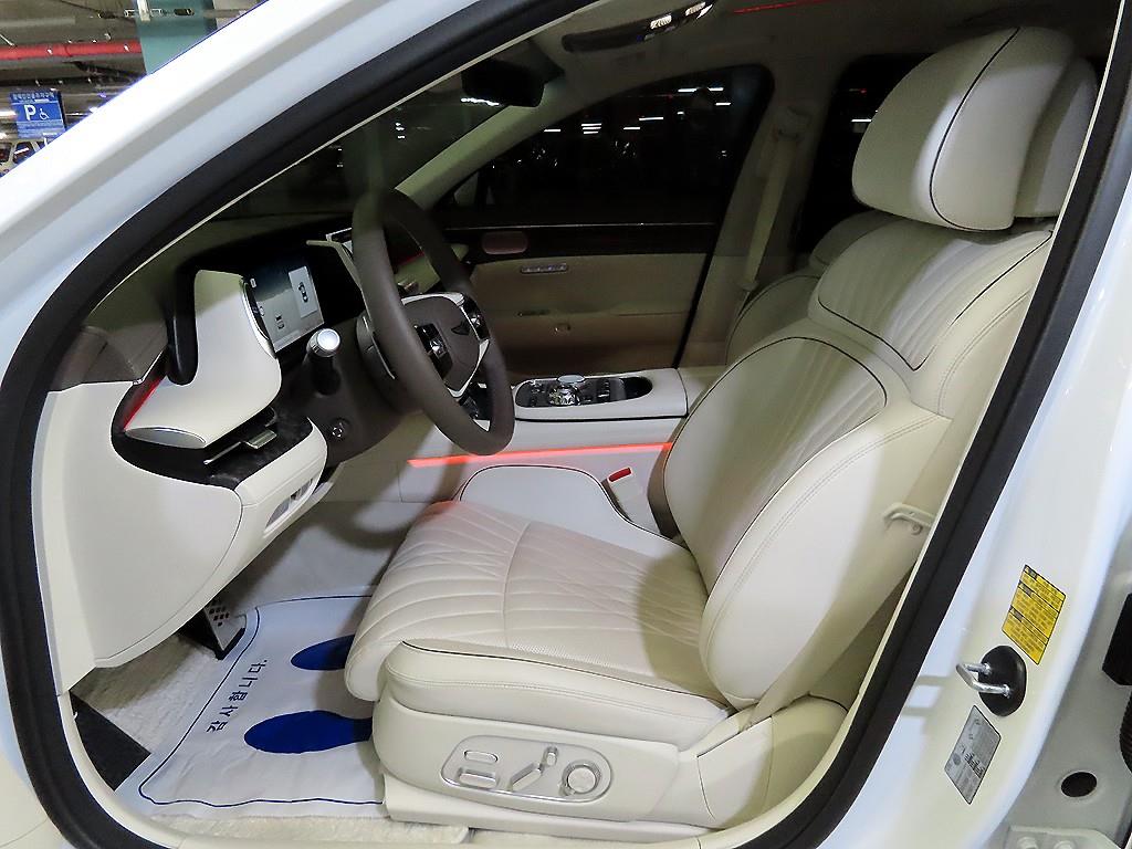 Genesis G90 - Vista 6