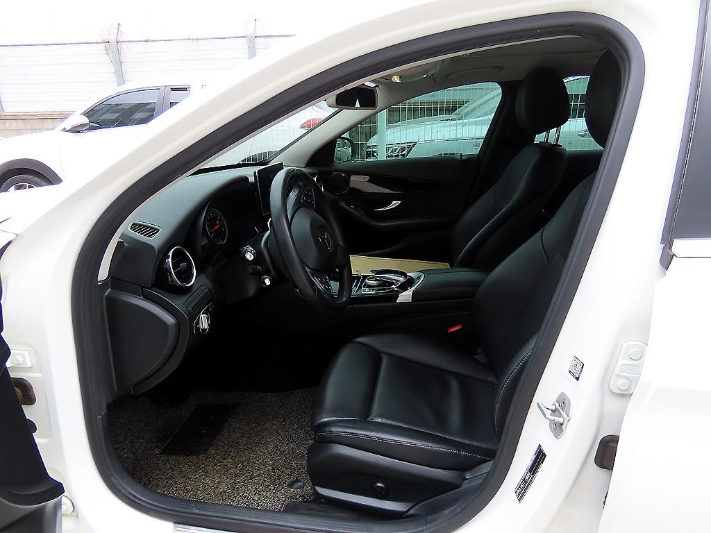 Mercedes Benz C Class - Vista 5