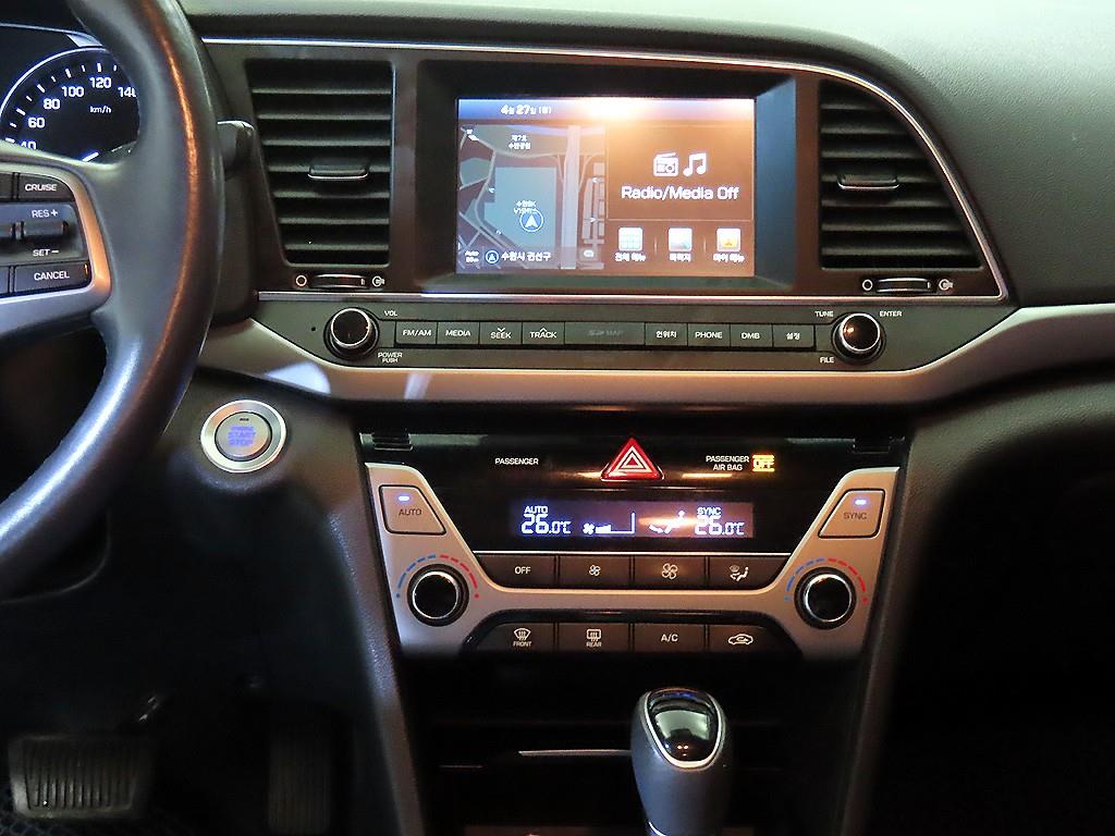 HYUNDAI Avante - Vista 11
