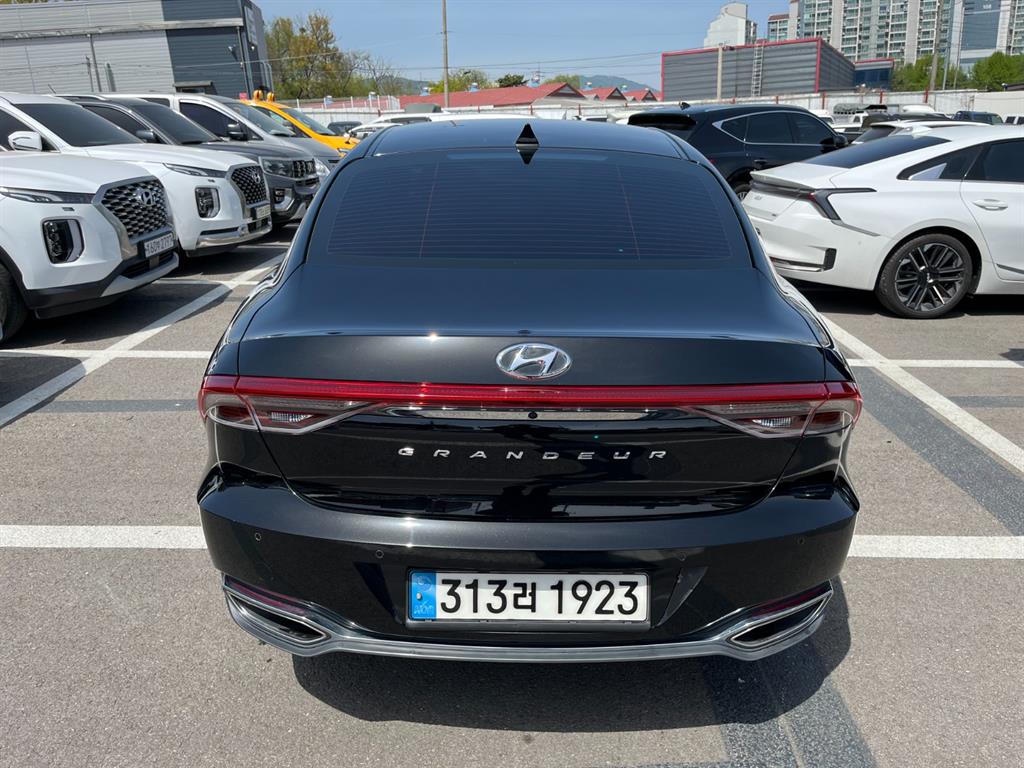 HYUNDAI Grandeur - Vista 2