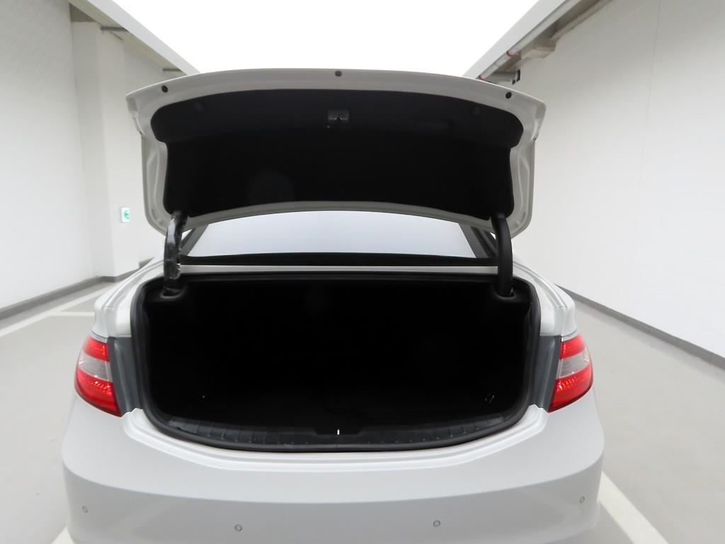 HYUNDAI Grandeur 2015 Blanco - Importación desde Corea - HF Imports Iquique - Foto 15