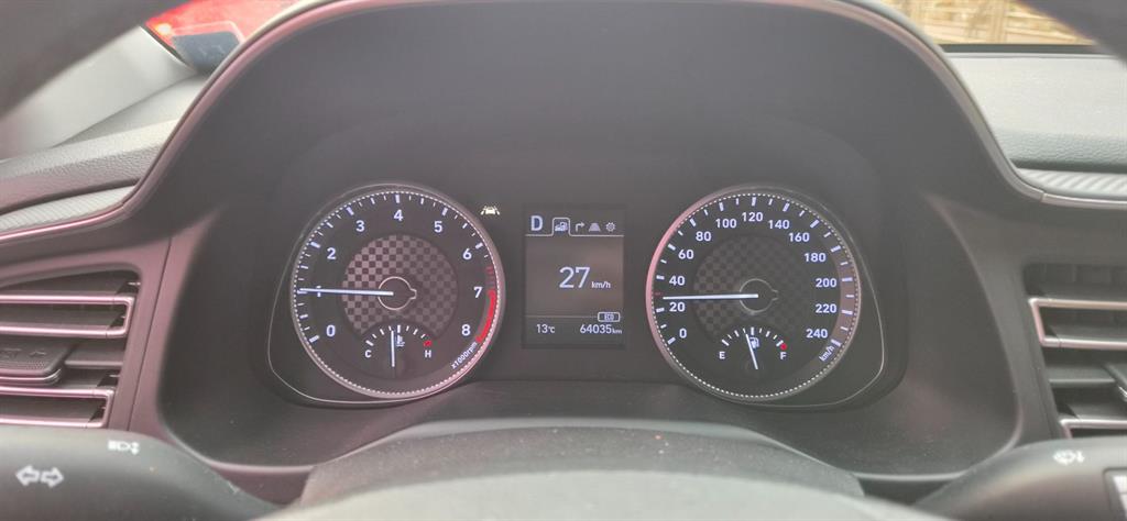 HYUNDAI Avante - Vista 3