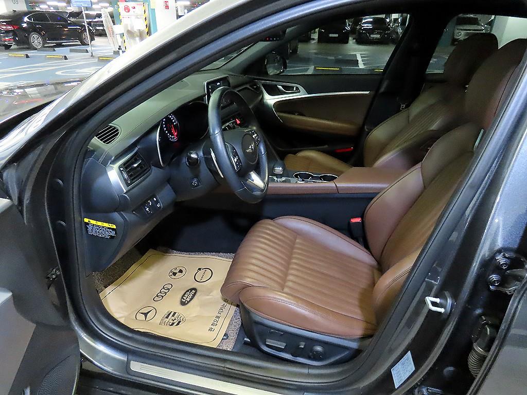 Genesis G70 - Vista 6