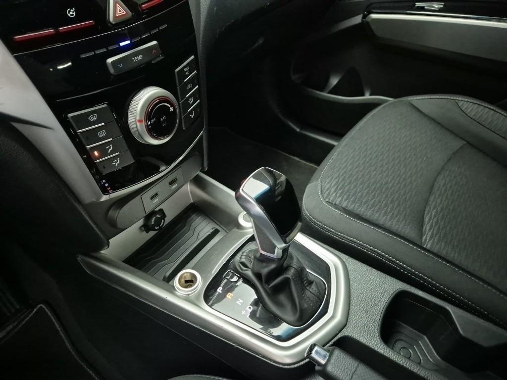 Ssangyong Tivoli - Vista 12