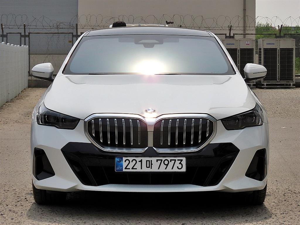 BMW 5 Series 2025 Blanco - Importación desde Corea - HF Imports Iquique - Foto 1
