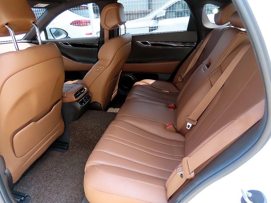 Genesis G80 - Vista 6