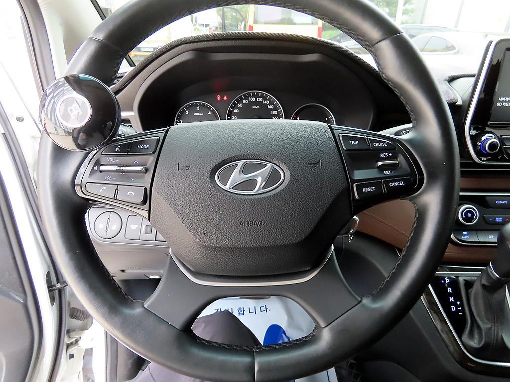 HYUNDAI Starex - Vista 9