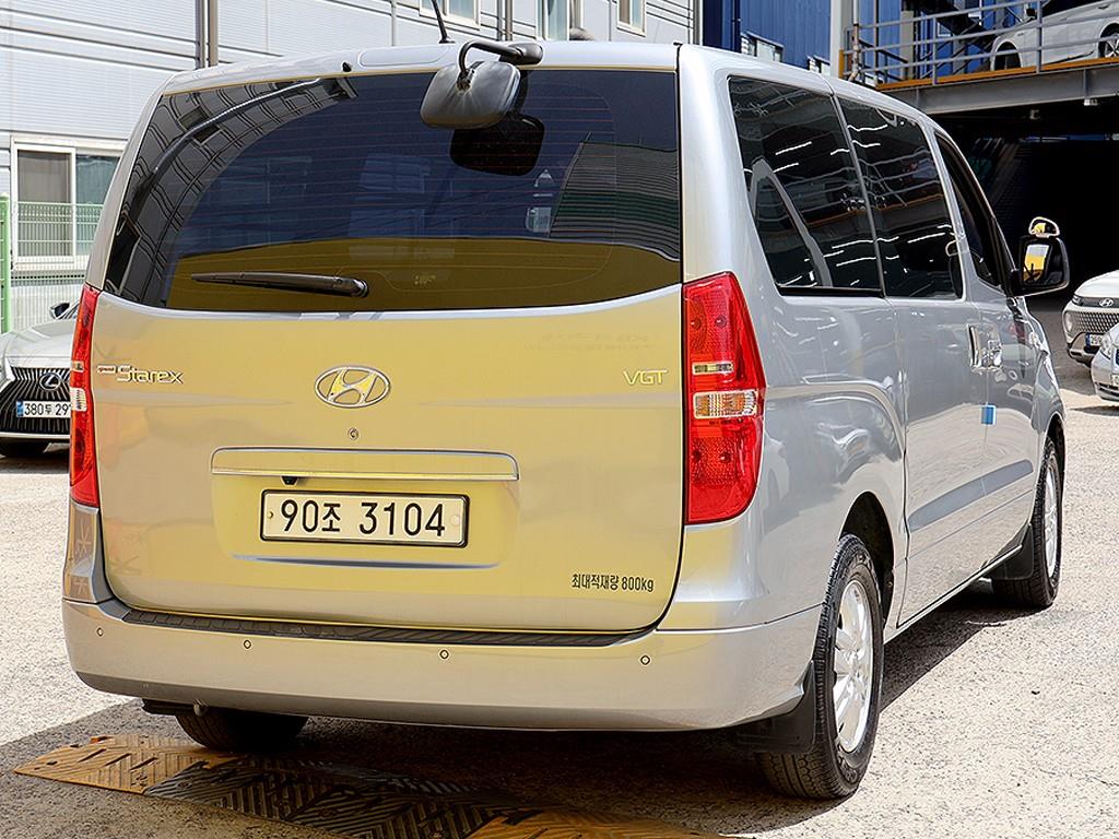 HYUNDAI Starex - Vista 7