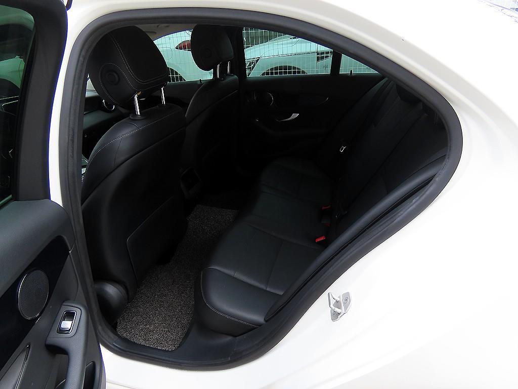 Mercedes Benz C Class - Vista 6