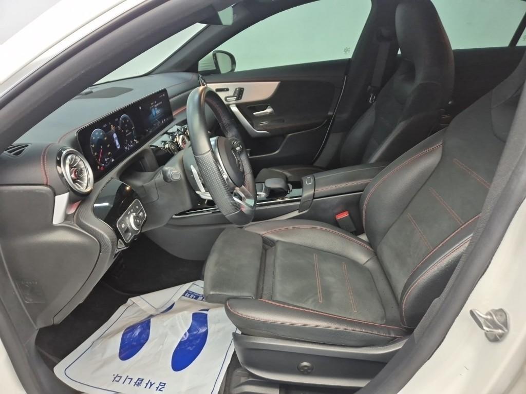 Mercedes Benz CLA Class - Vista 11