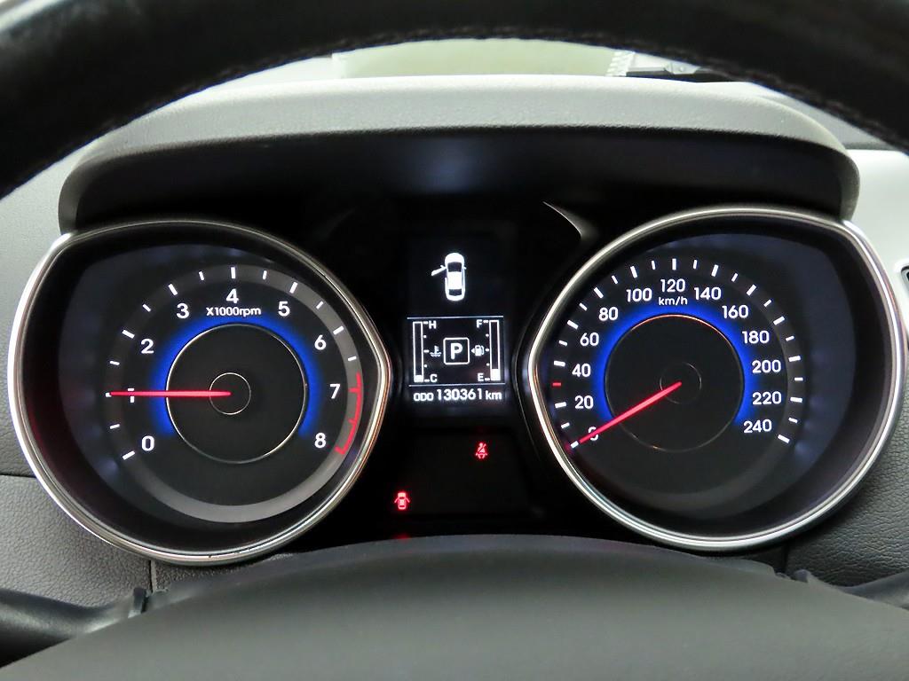 HYUNDAI Avante - Vista 6