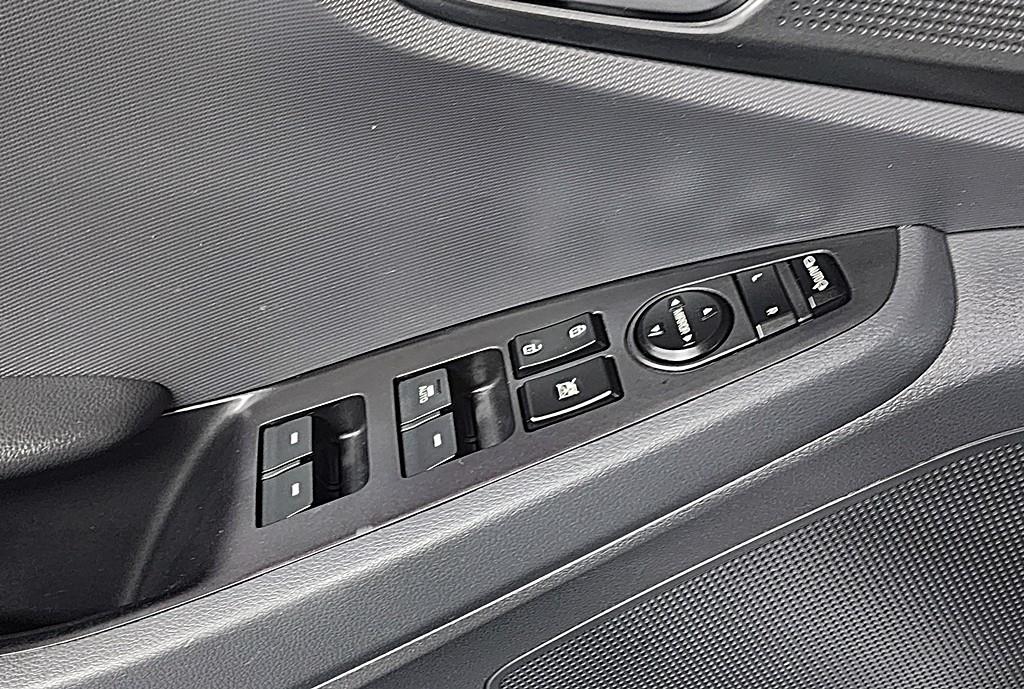 HYUNDAI Ioniq - Vista 10