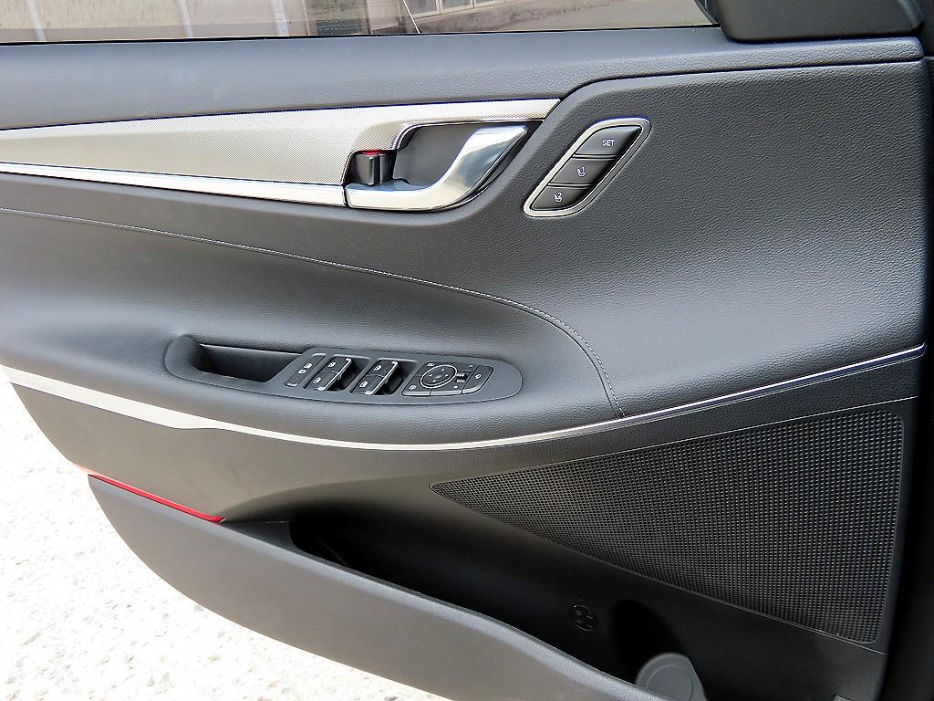 HYUNDAI Grandeur - Vista 11