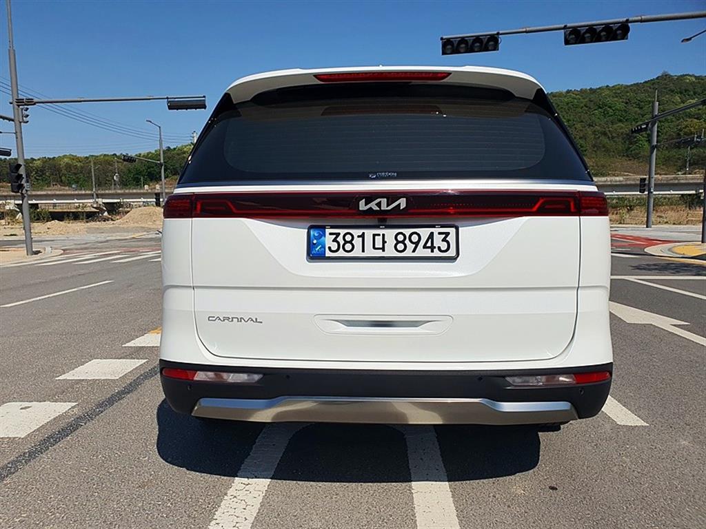KIA Carnival - Vista 5