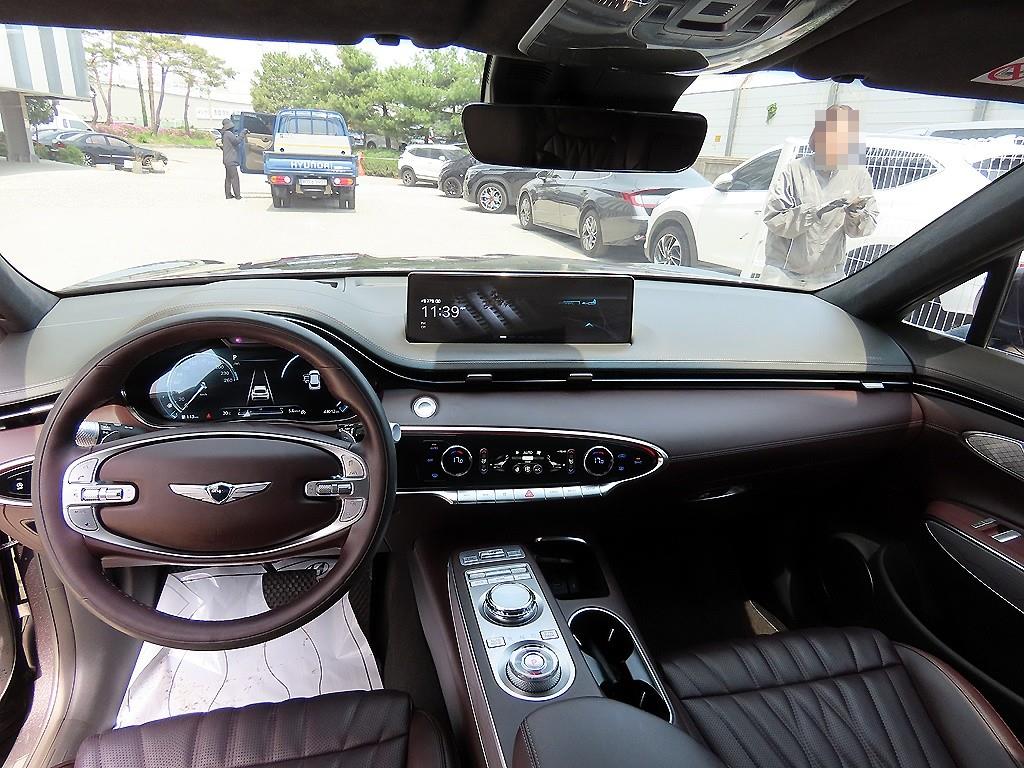 Genesis GV70 - Vista 7